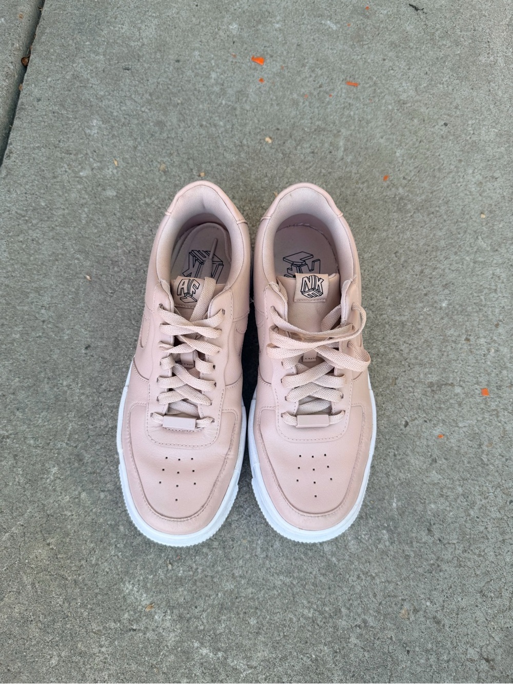 8.5 Nike Women’s Low-Top Sneakers in Blush Pink